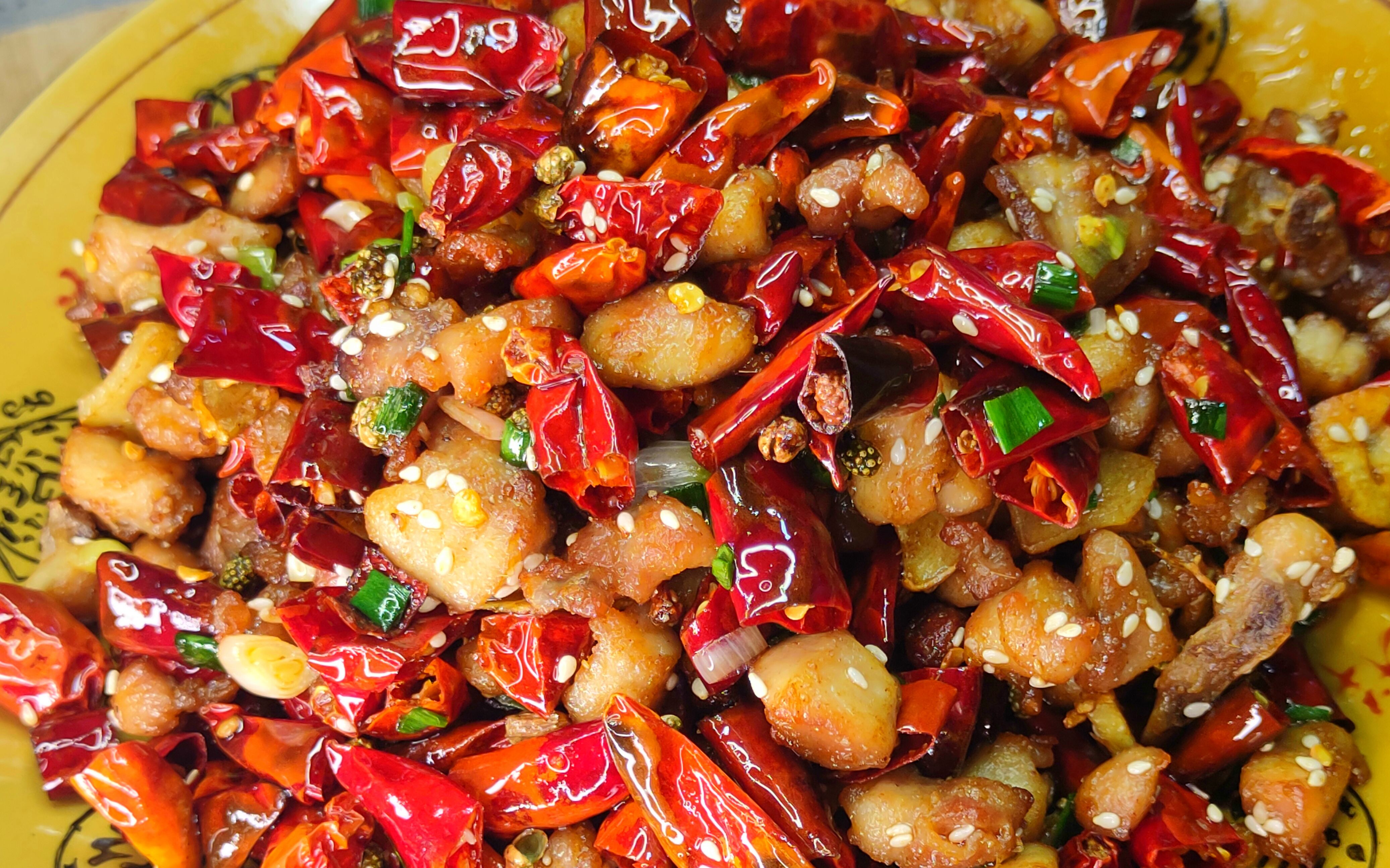 重庆特色江湖菜【辣子兔丁】的做法,麻辣过瘾,香酥可口,下酒巴适惨了