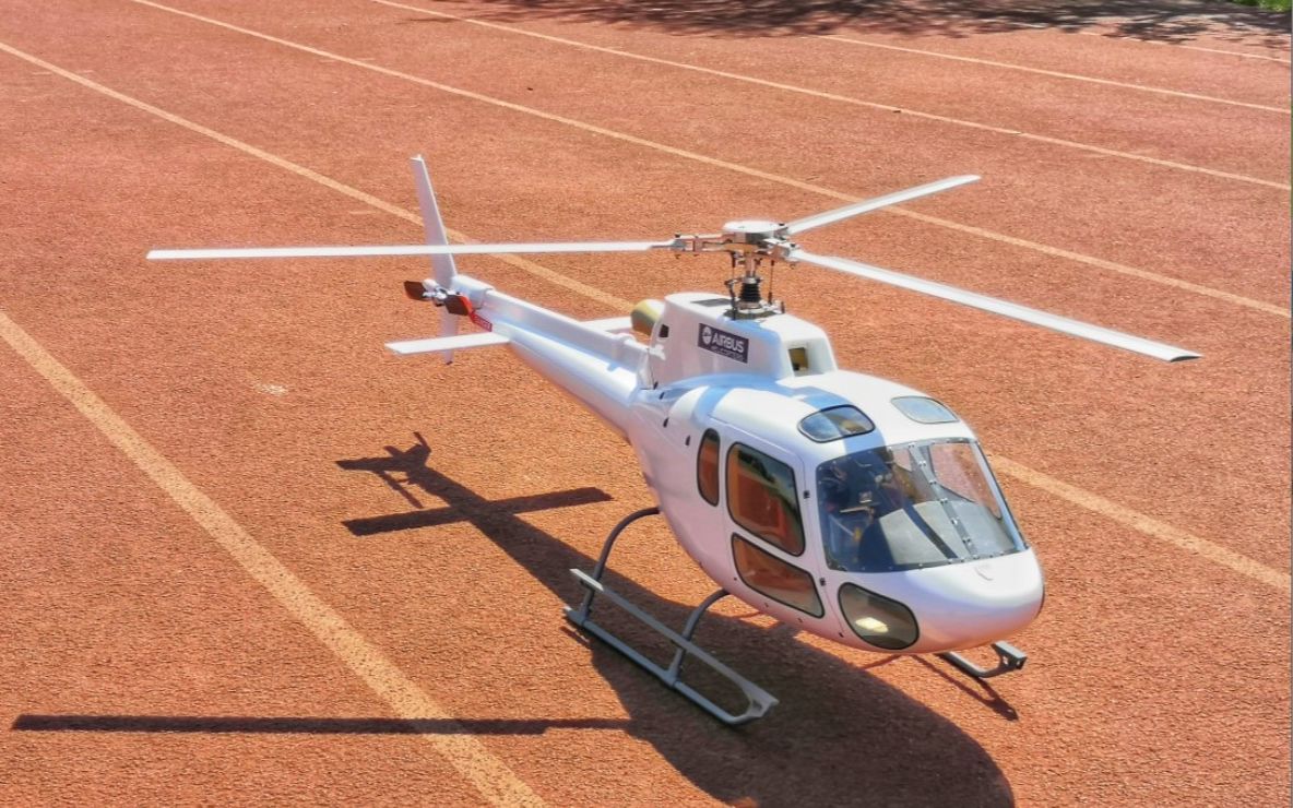 700级航模直升机 小松鼠 as350(h125)首航 2019.09.22