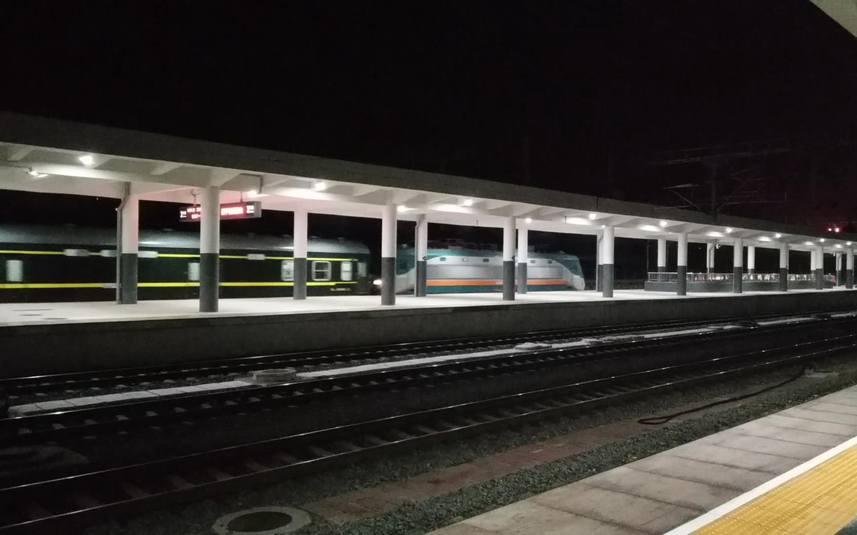 ss9 0025 旅客列到达四平站 2016.09.