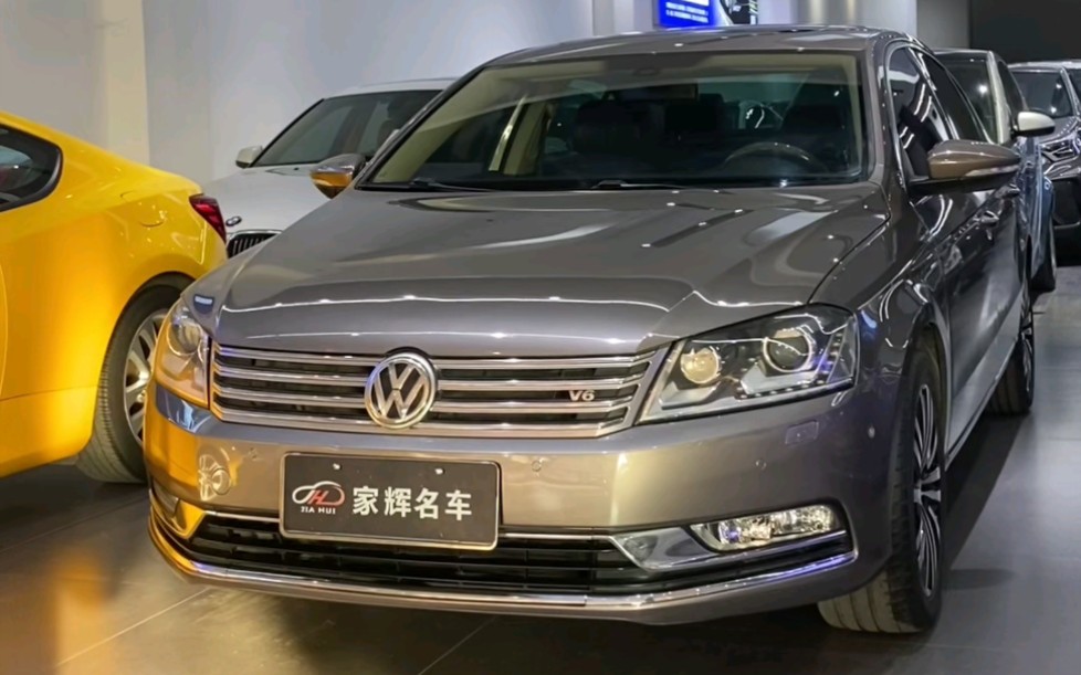 0l v6旗舰版国产迈腾天花板,六缸发动机,四座行政,后排电视,后排小桌