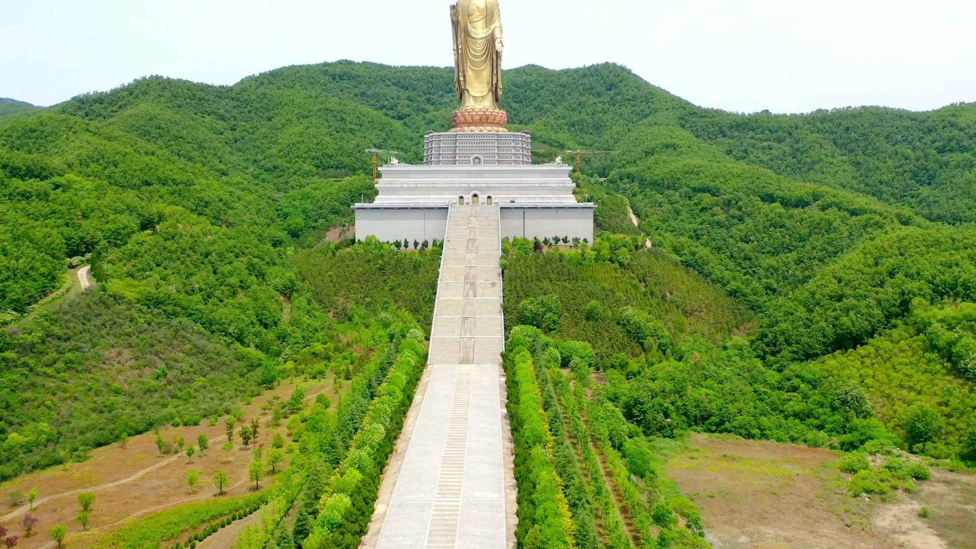 河南鲁山中原大佛,世界最高佛像,用铜3000多吨,黄金108公斤