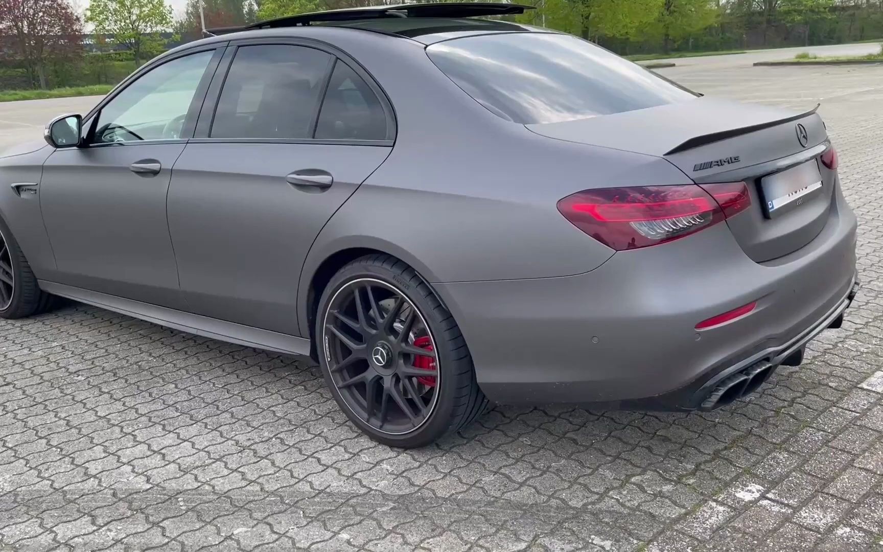 奔驰amg w213 e级 amg e63s 2021款升级stage 1 720马力加速声浪