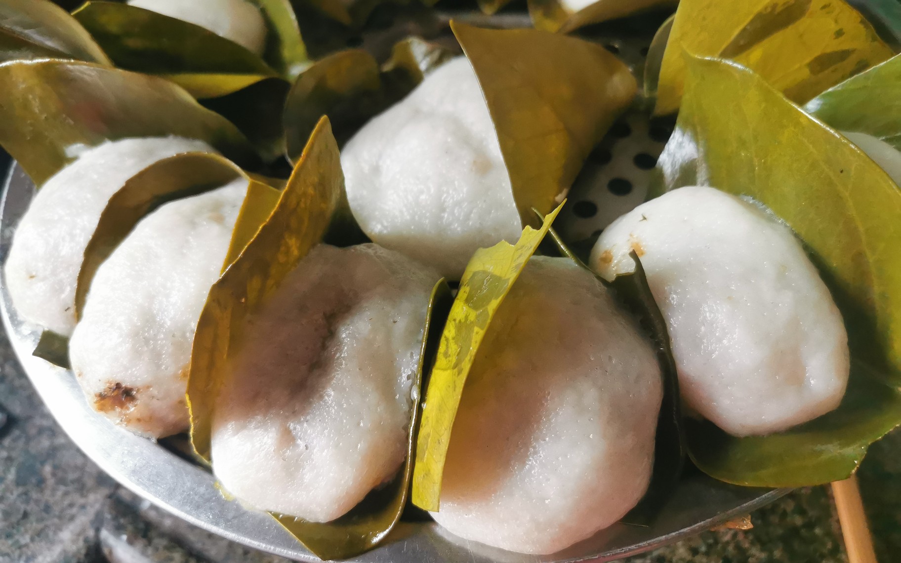 叶儿粑,去乡下摘了柚子叶,回来做了点叶儿粑～_哔哩哔哩_bilibili