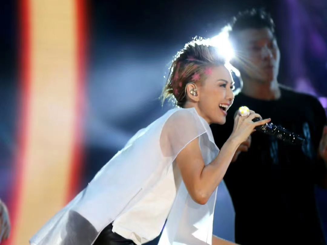 孙燕姿-we will get there&one united people 2014克卜勒演唱会live