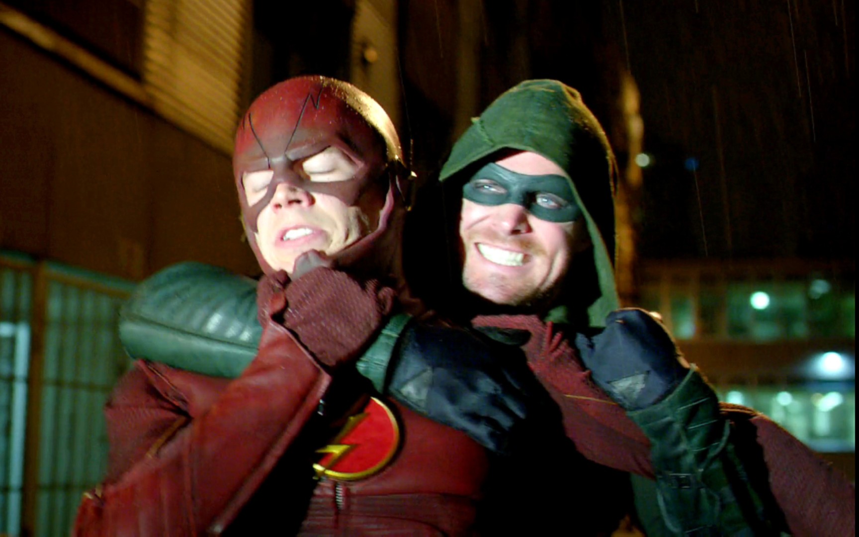 绿箭侠大战闪电侠,作战经验和超能力的较量