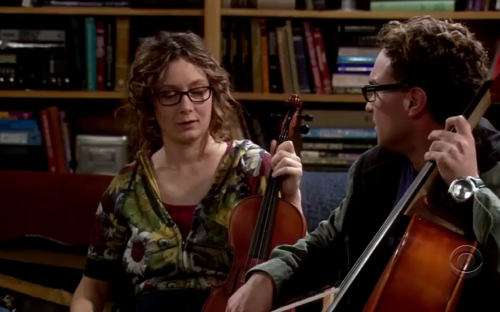 生活大爆炸15莱斯利的直白让莱纳德手忙脚乱