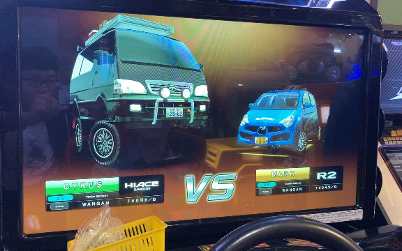 湾岸5dx万象汇唯一话事人头少面包车遭兔头老年代步车挑战