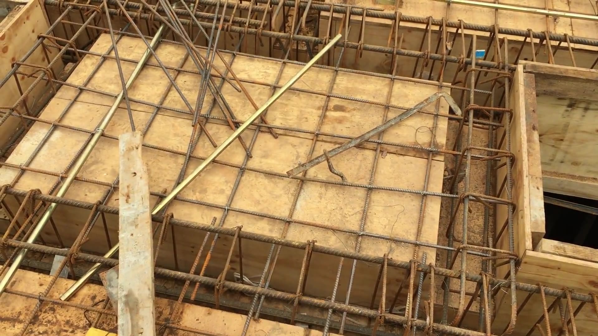 梁下部钢筋钢筋