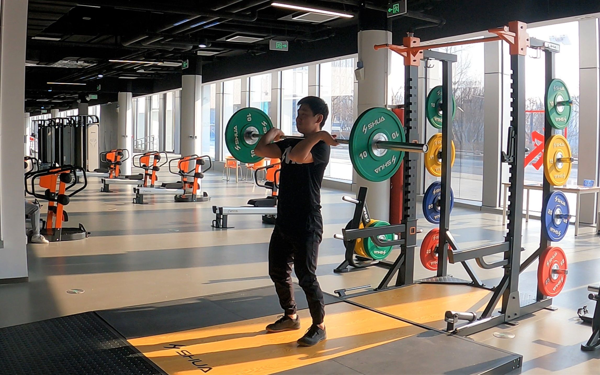 北京2022年冬奥会场地练习举重高翻