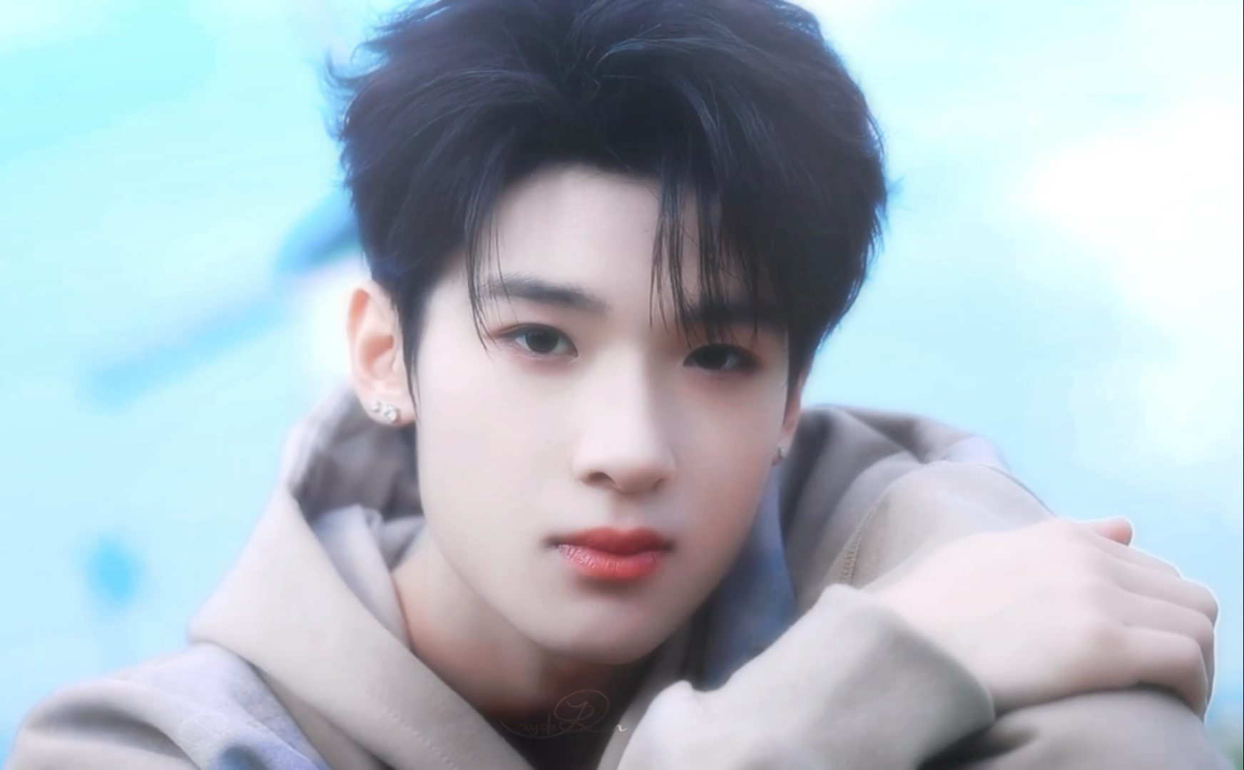 忧郁男神「张峻豪」