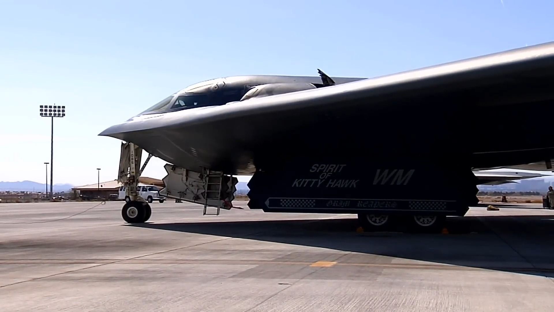 b-2幽灵轰炸机起飞