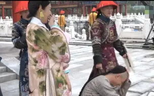 Download Video: 【如懿传】片场花絮 霍建华李玉蜜汁笑场 真的没GET到啊