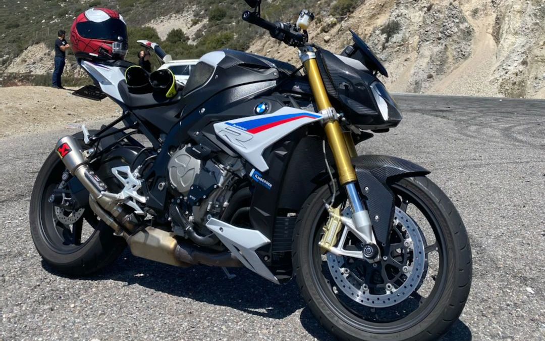 宝马s1000r街车动态测评(大小眼最后的灵魂挣扎)