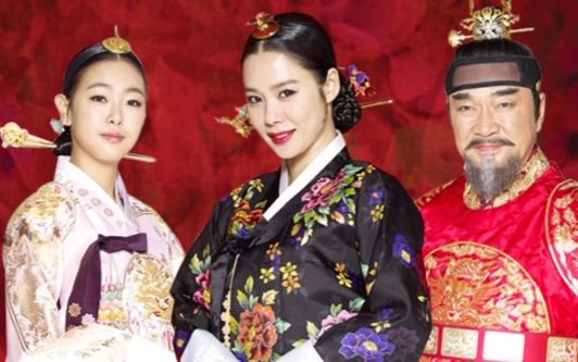 韩剧《宫中残酷史:花儿的战争》仁祖夜夜宿在中殿宫中,文静失宠痛哭