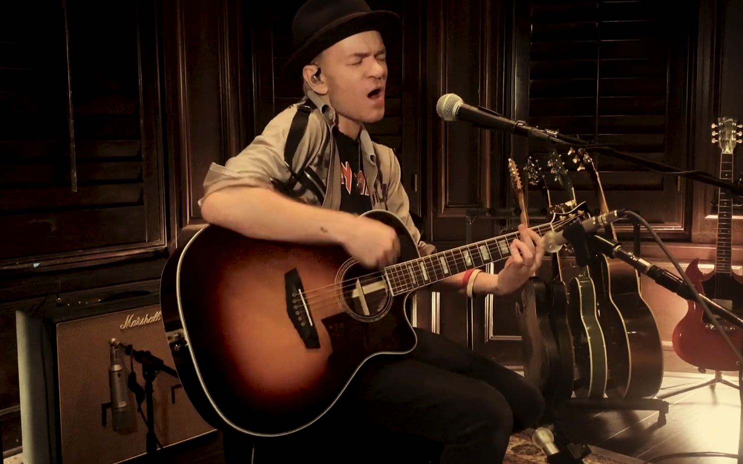 [图]Sum 41 Still Waiting Acoustic