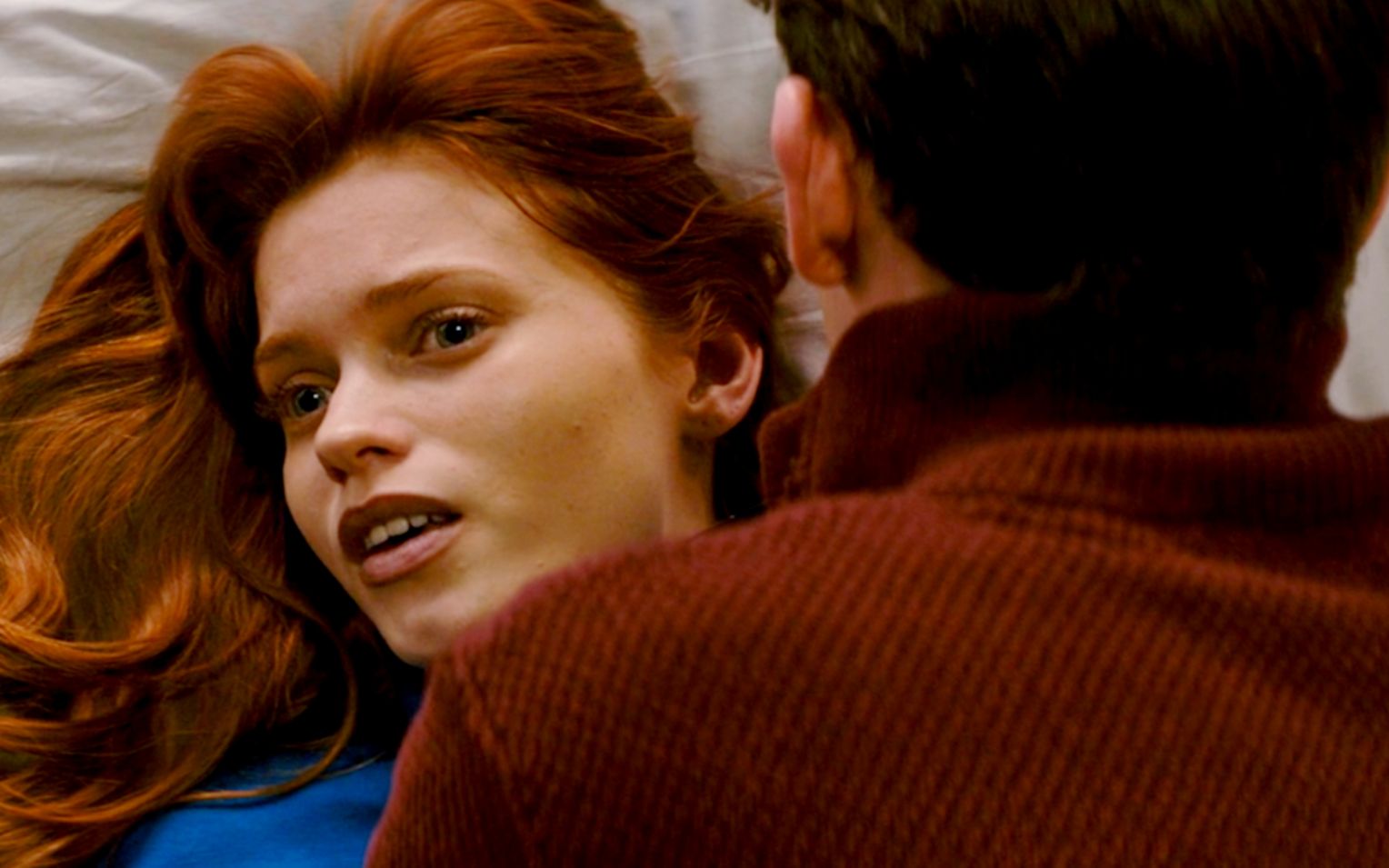 父亲娶小娇妻,每天被儿子偷窥,还把继母撩上了床!美国大尺度伦理片