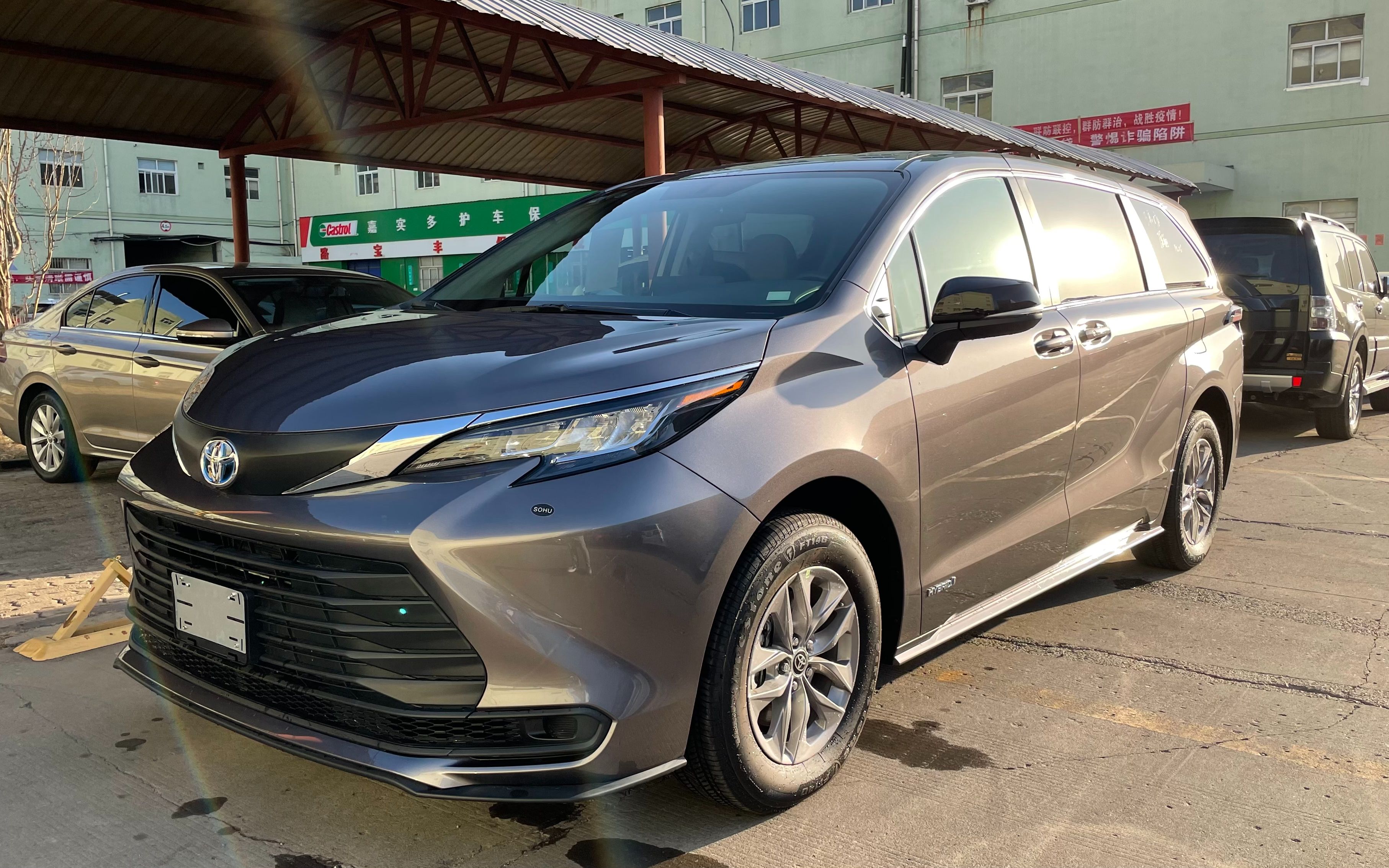 装修预算5万块,买毛坯丰田塞纳合适吗?进口塞纳低配墨版le