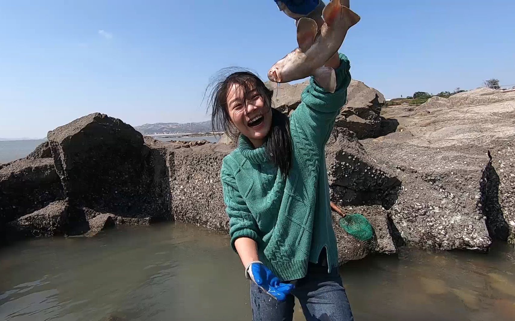 皮皮追完大鱼又来猛货,赶海赶嗨了,忍不住对着粉丝们"表白"_哔哩哔哩