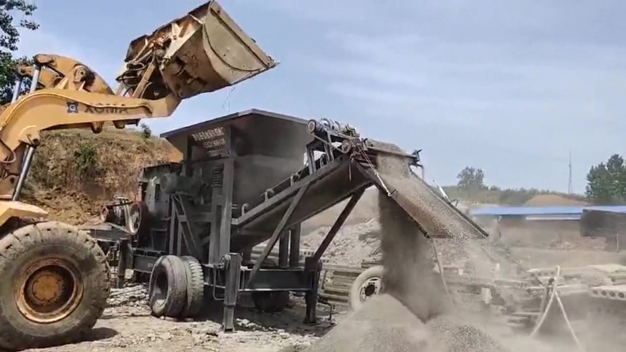 大型移动式粉煤机粉土机商用碎泥土粉碎粪育秧碎煤矸石破碎机