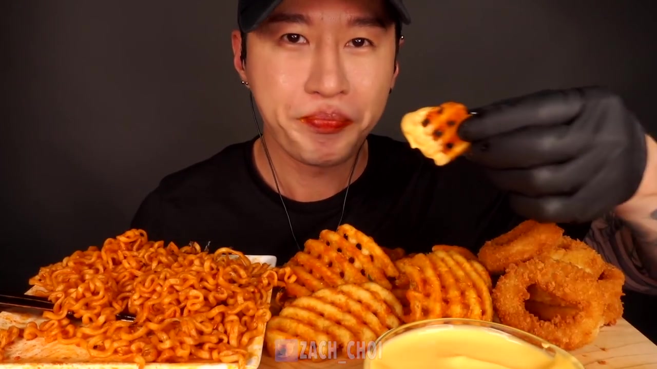 zachchoi吃面作品_哔哩哔哩 (゜-゜)つロ 干杯~-bilibili