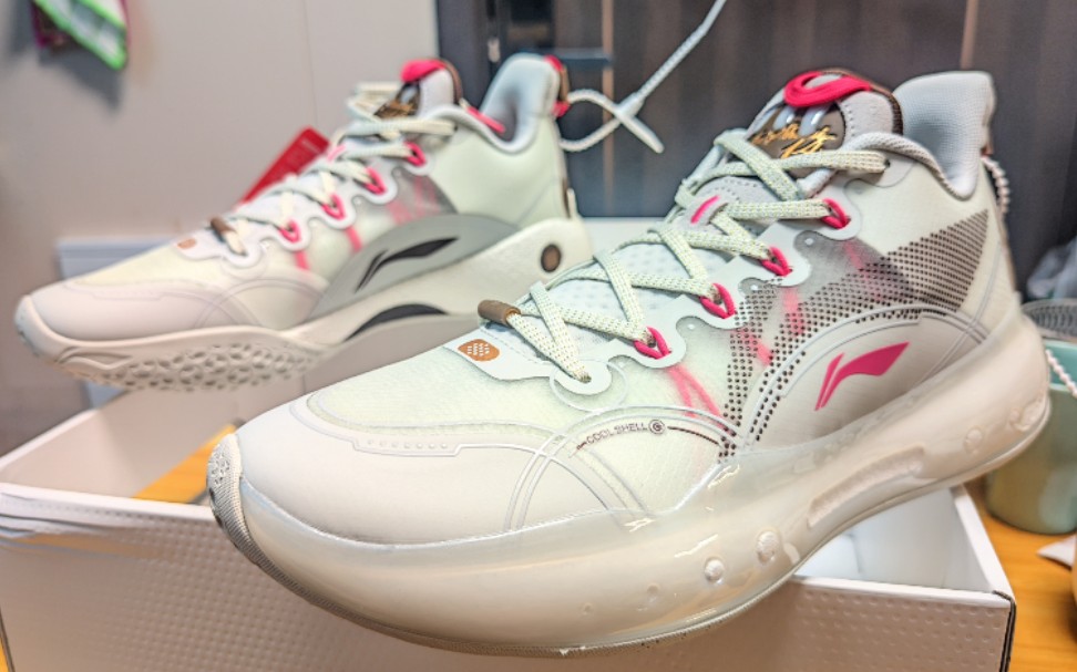 2022双十一剁手——李宁驭帅1442(奶油熔岩)伪开箱