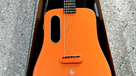 拿火吉他lava me2橙色加震电箱款吉他,碳纤维材质,颜值担当,专业演奏