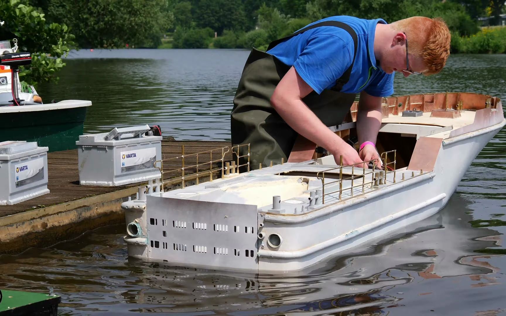 rc遥控船模拟码头港口运作