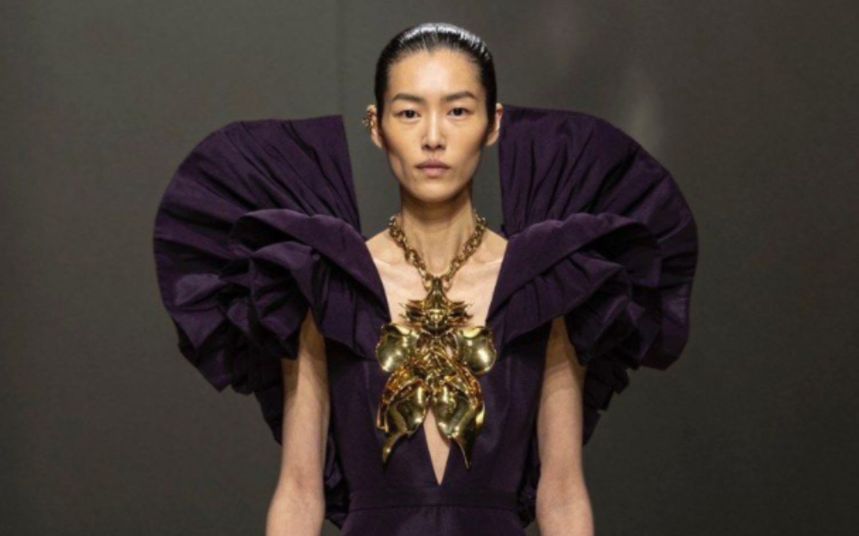 刘雯 7015 alexander mcqueen f/w 2023