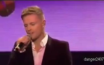 [图]【四人时期的官录现场】Westlife - Seasons In The Sun （Live at O2 SmartSounds）