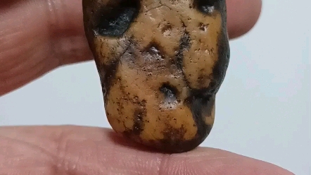 新疆沙漠漆原石鬼脸