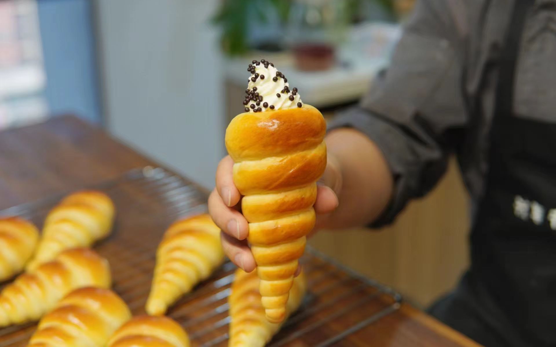 冰冰凉凉的「海螺冰面包」