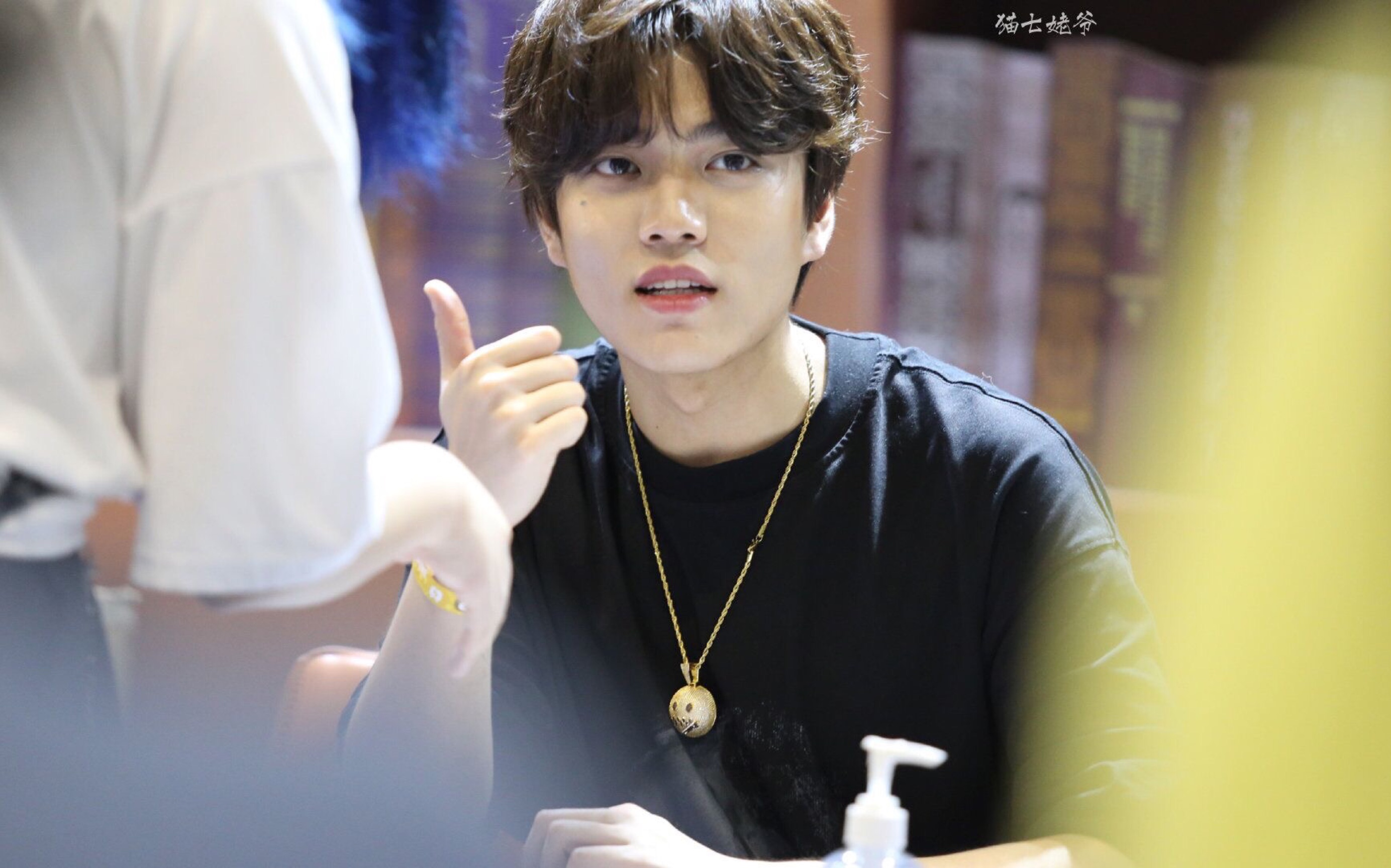 【bw录屏】某幻现场演唱电子羊!某幻上海bw现场献唱电子羊