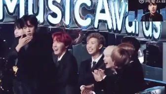 防弹少年团 台上说到v Jin唱的花郎ost反应可爱了 哔哩哔哩 Bilibili