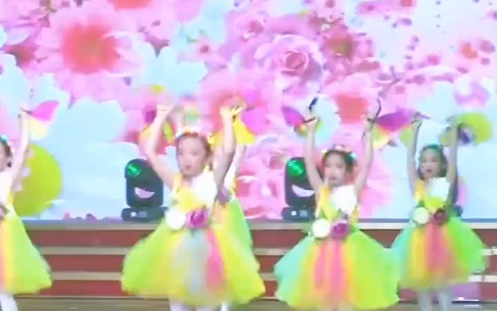 [图]团体舞开场舞《祖国的花朵》幼儿园六一舞蹈 #开场舞蹈 #团体舞蹈，我们是鲜花