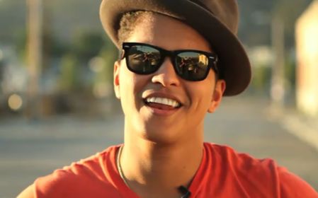 [图]火星迷死人不偿命的那个笑脸来源：Bruno Mars-The Making Of 'Grenade'