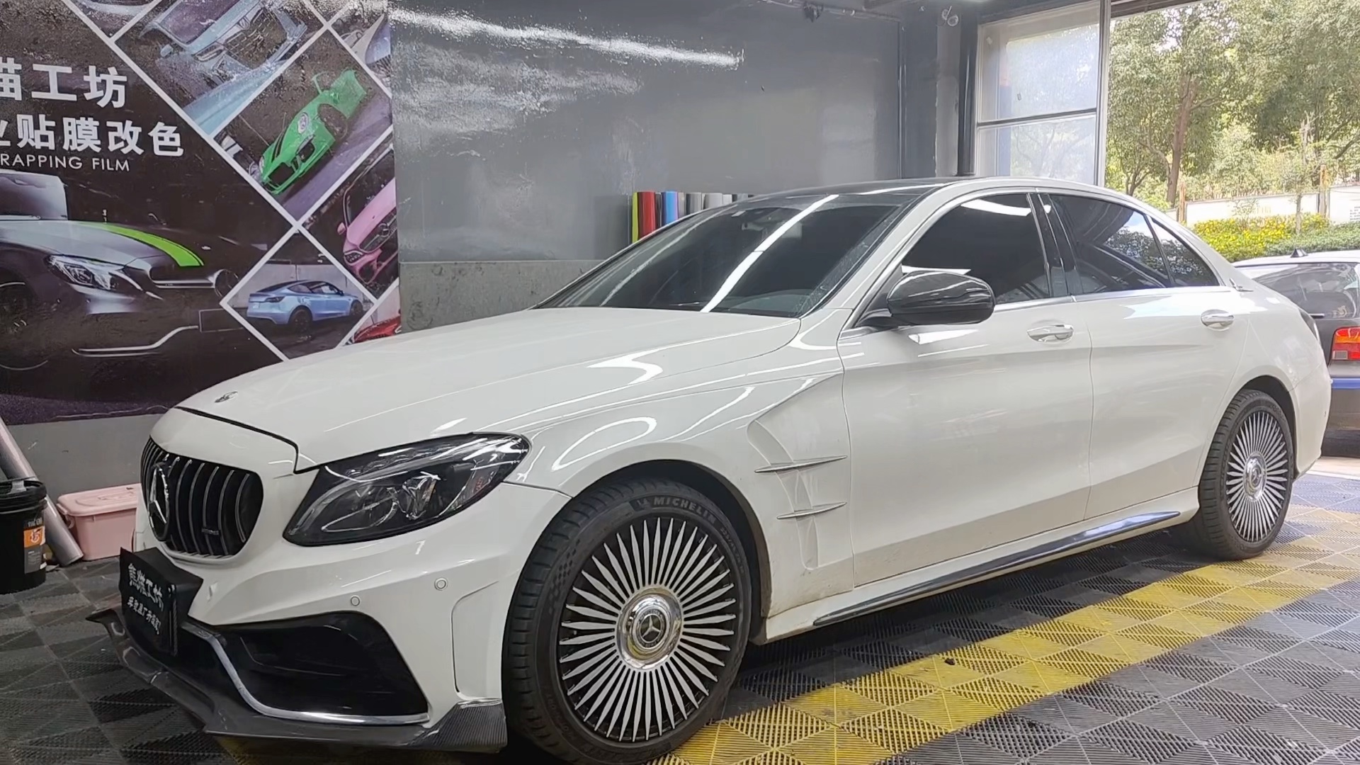 奔驰c级安装网红悬浮轮毂