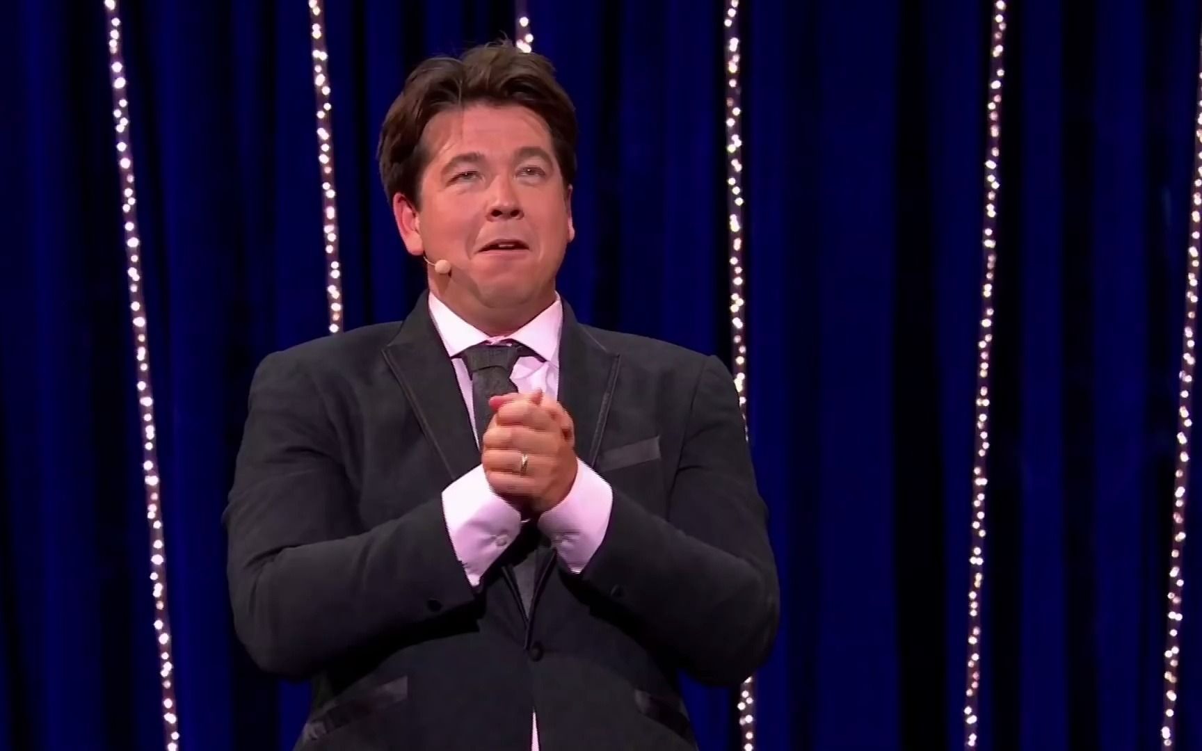 【出乎意料的明星秀】阿金卡卡(michael mcintyre)帮助91岁的老人实现