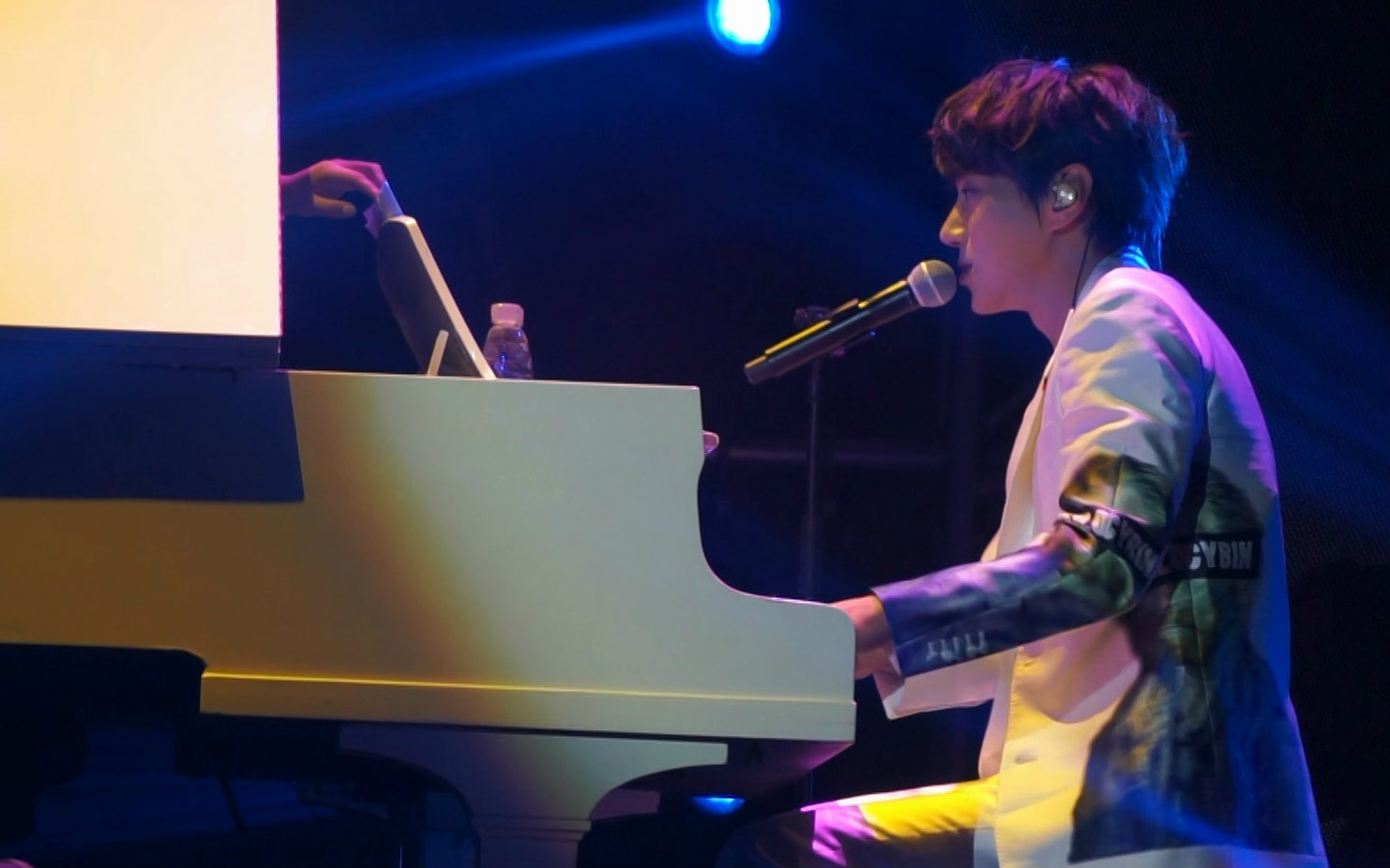 20160623 黄致列 深圳fm 钢琴弹唱 p1 飞翔>(自录1080p)