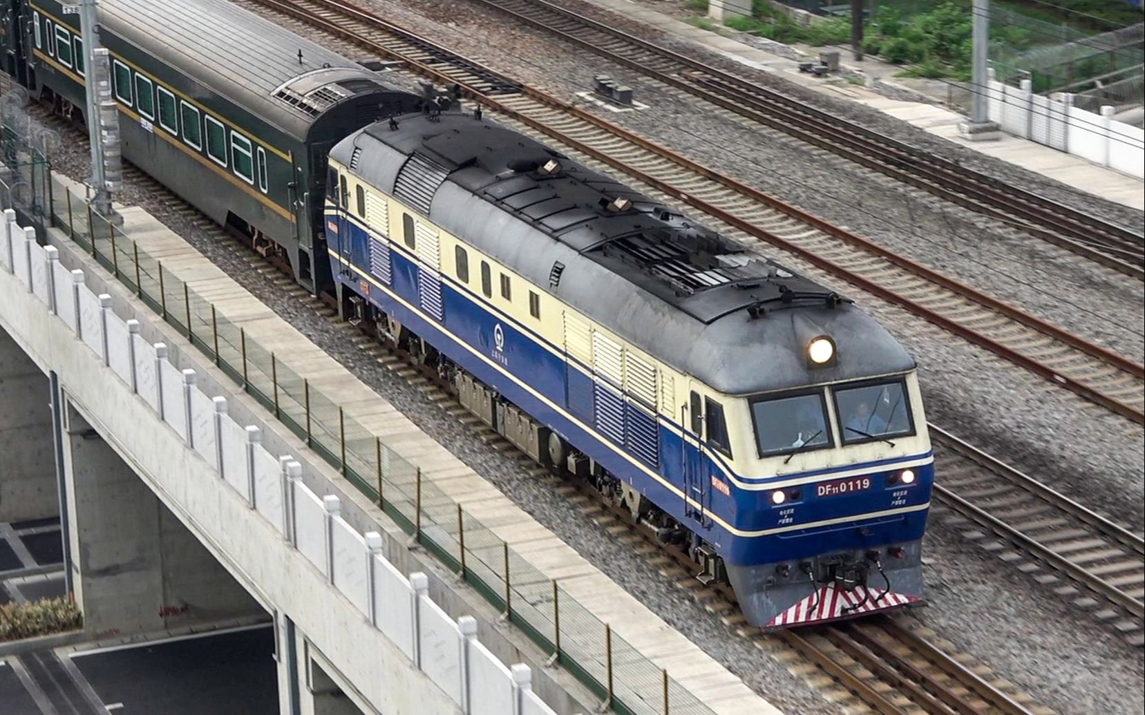 14京沪线』【白宫大酒店停车场】0t7776次 df110119_哔哩哔哩_bili