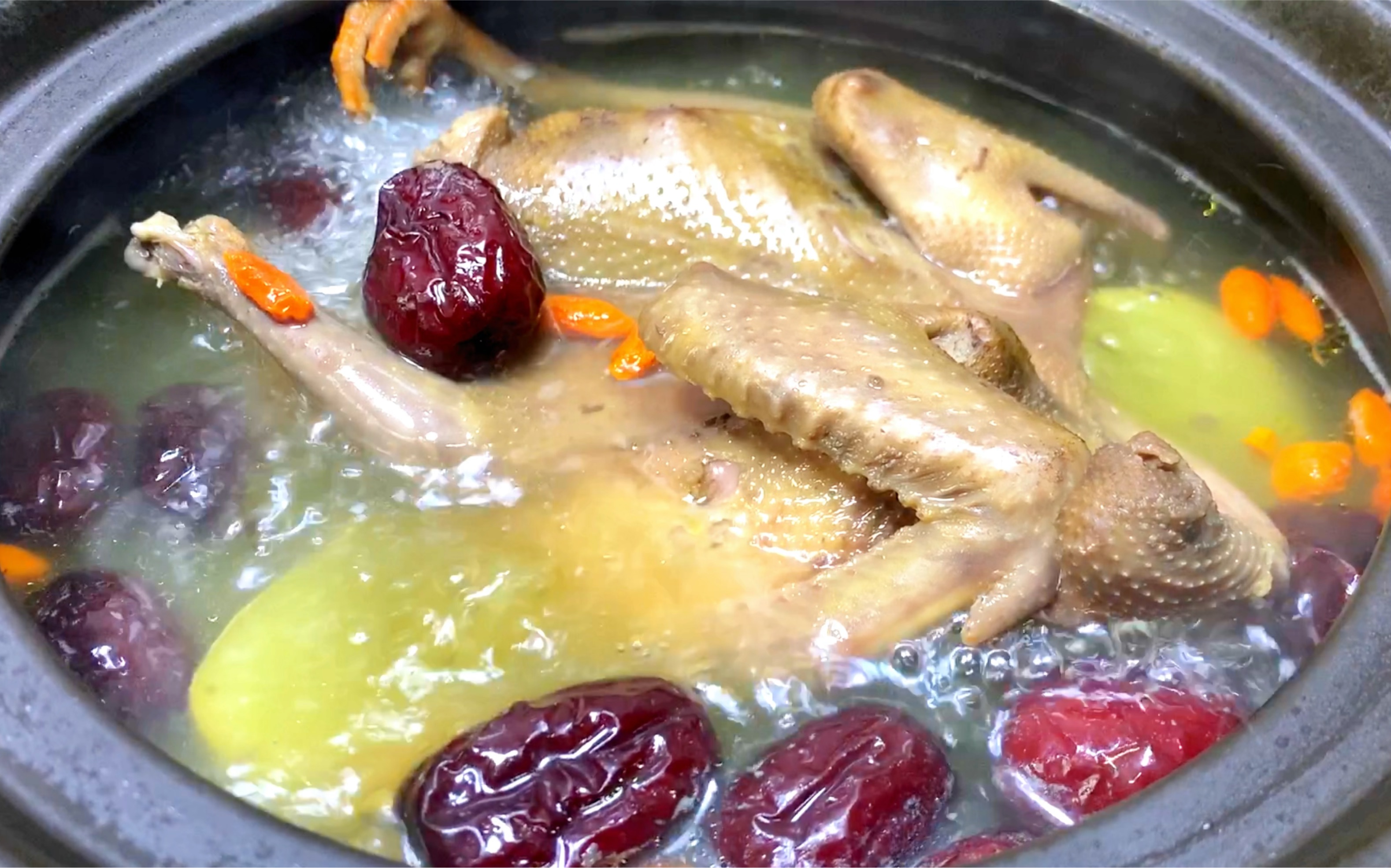 三枣鸽子汤,营养丰富,喜欢的朋友收藏试试