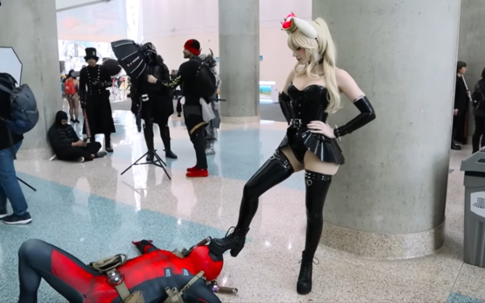 [图]【D Piddy】化身死侍大闹漫展Deadpool vs L.A. Comic Con 2022