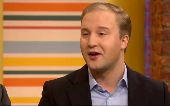 [图]Are Christmas cards a thing of the past_ ITV Daybreak discussion with William Ha