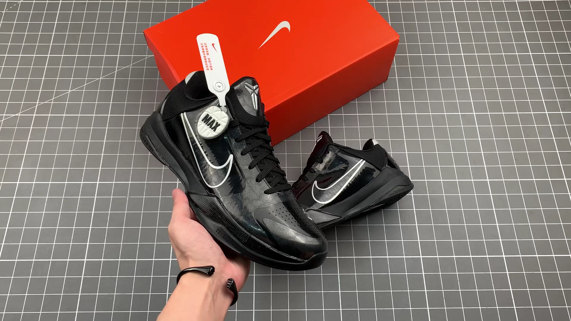 某田的科比5代"黑武士" black out