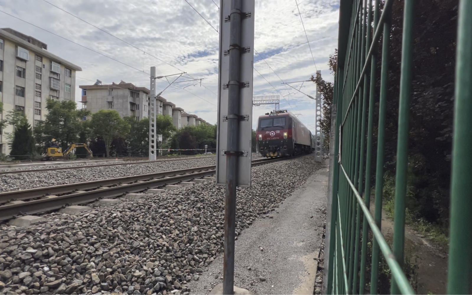 hxd3d0178兰局兰段牵引k420次dc600v25g车底