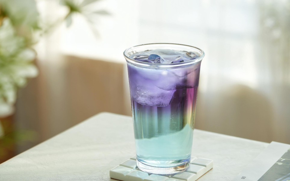 柠香蓝橙鸡尾酒