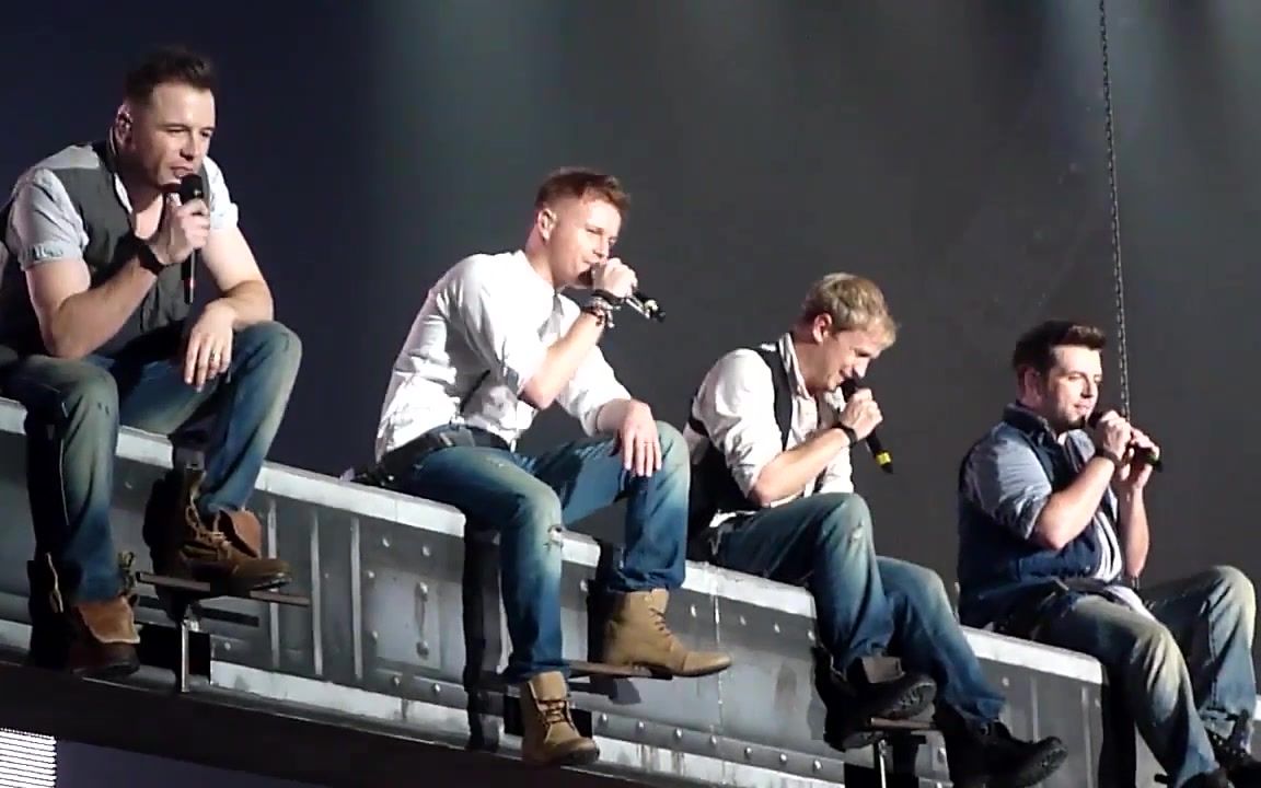 [图]【Westlife】Seasons in the Sun（2011 Belfast饭拍）