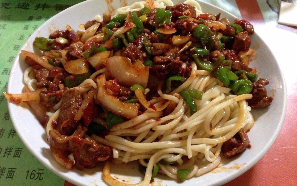 【新疆篇】一天穿越冬夏到达托克逊,那里的拌面让我们get到真香定律的