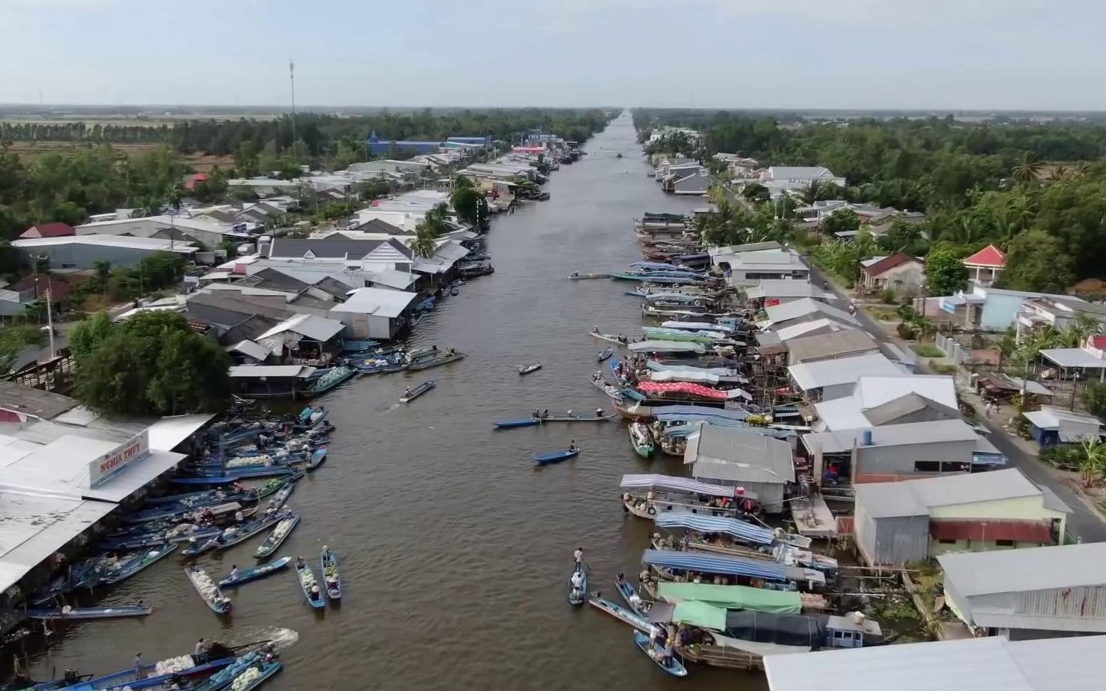 看看越南渔民湄公河打鱼一天的生活,湄公河分支流渔业丰富