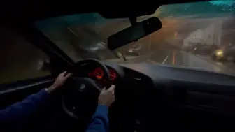 Video herunterladen: 【4K纯享】宝马 BMW E36 325i 雨天第一视角 POV