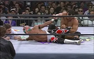 Video herunterladen: WCW Halloween Havoc 1996－Dean Malenko vs. Rey Misterio Jr. WON4.25